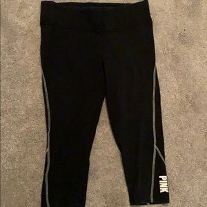 black cropped yoga pants